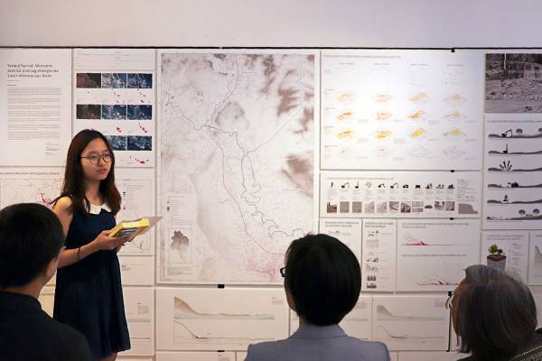 HKU students present their planning and design strategies for the China-Laos railway. By Aristo Chan, 2018.